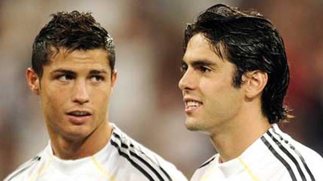 Kaka gat Cristiano Ronaldo khoi vi tri dong doi hay nhat hinh anh