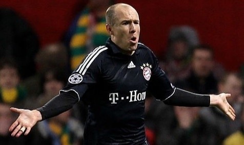 Robben va cu volley nhan chim MU ngay tai Old Trafford hinh anh