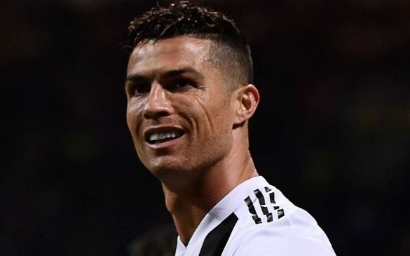 Cristiano Ronaldo tut gia chuyen nhuong tham hai hinh anh