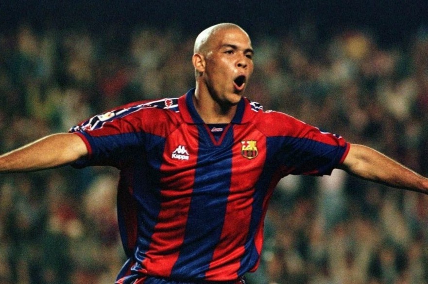 Mourinho: 'Khong ai gioi hon Ronaldo cua Brazil' hinh anh