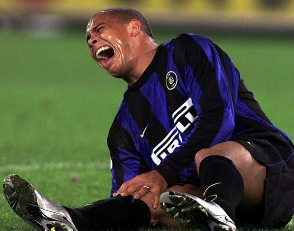 7 ngoi sao hong su nghiep vi chan thuong hinh anh