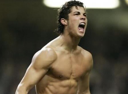 Cuoc tien hoa co bap cua Ronaldo tai MU hinh anh