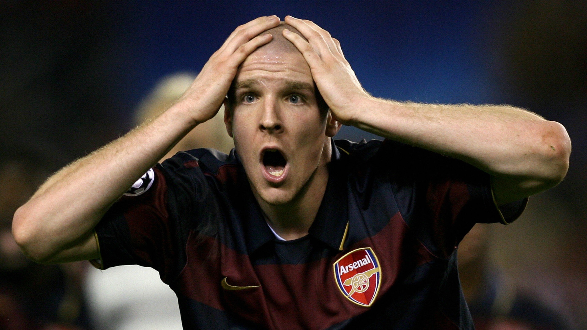 Cuu trung ve Arsenal ke chuyen non truoc tran dau voi Real hinh anh