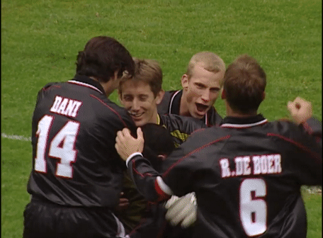 Ban thang duy nhat trong su nghiep cua Van der Sar hinh anh