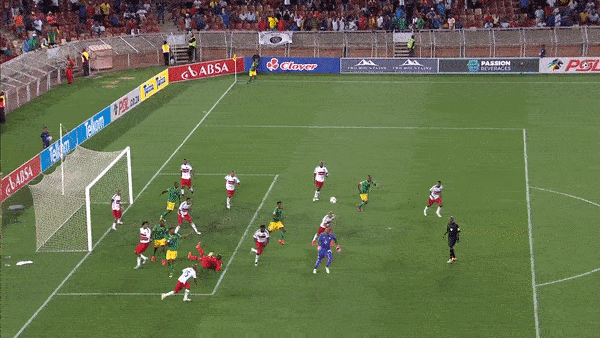 Thu mon nga nguoi ghi ban dung phut cuoi hinh anh