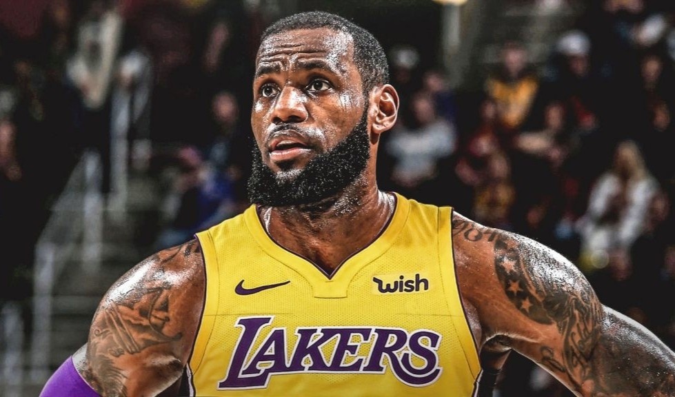 LeBron James - tu choi 100 trieu de om mong 1 ty USD hinh anh