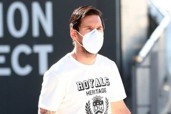 Messi va dong doi tai Barca am tinh voi virus corona hinh anh