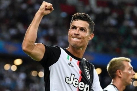 Bong da thay doi chua tung co trong lich su hinh anh