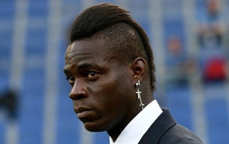 Chiellini xin loi vi nhan dinh Balotelli 'dang an tat' hinh anh