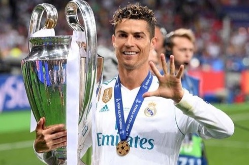 Mbappe muon duoc nhu Cristiano Ronaldo hinh anh