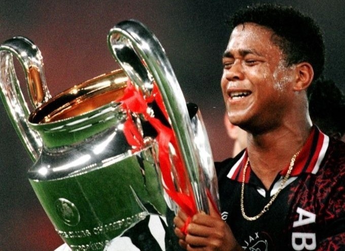 Ngay Ajax lap ky tich bat bai doc nhat vo nhi trong lich su hinh anh