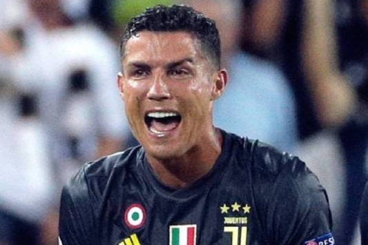 Ronaldo 'beo' gat CR7 khoi top 5 cau thu dang xem hinh anh