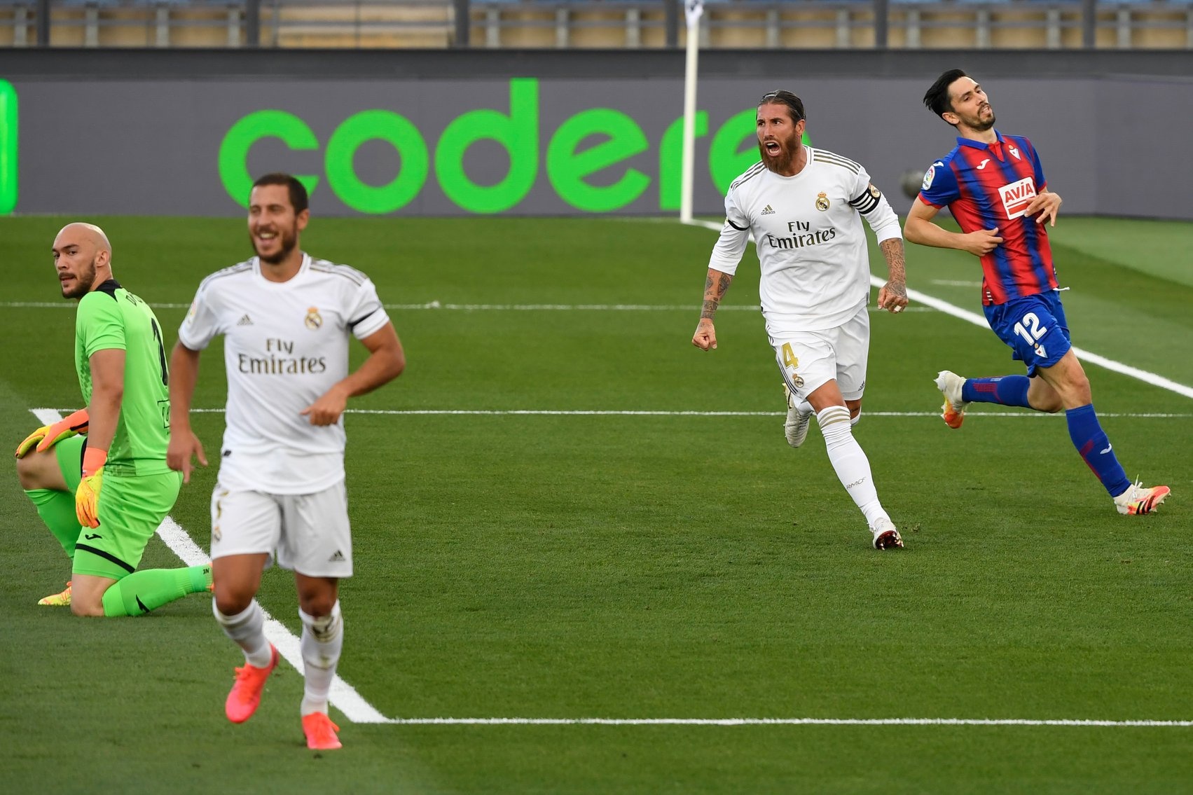 truc tiep real madrid vs eibar anh 1
