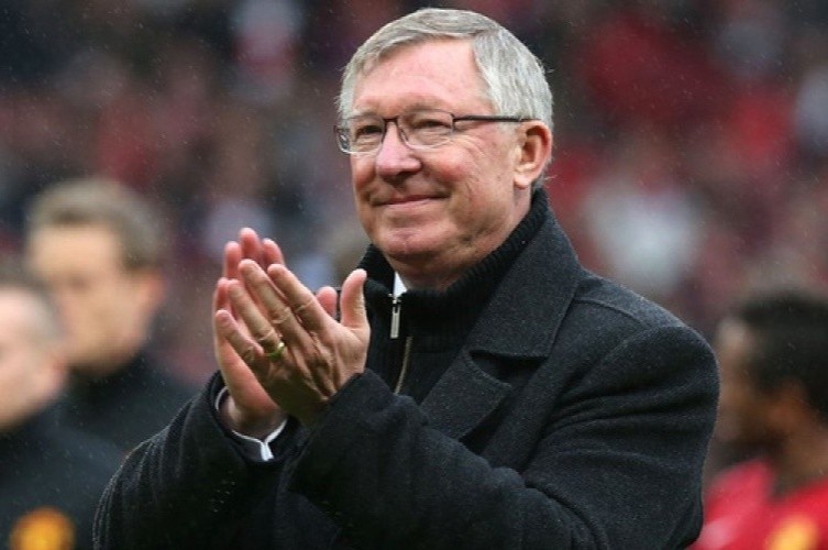 Sir Alex Ferguson chuc mung chuc vo dich cua Liverpool hinh anh