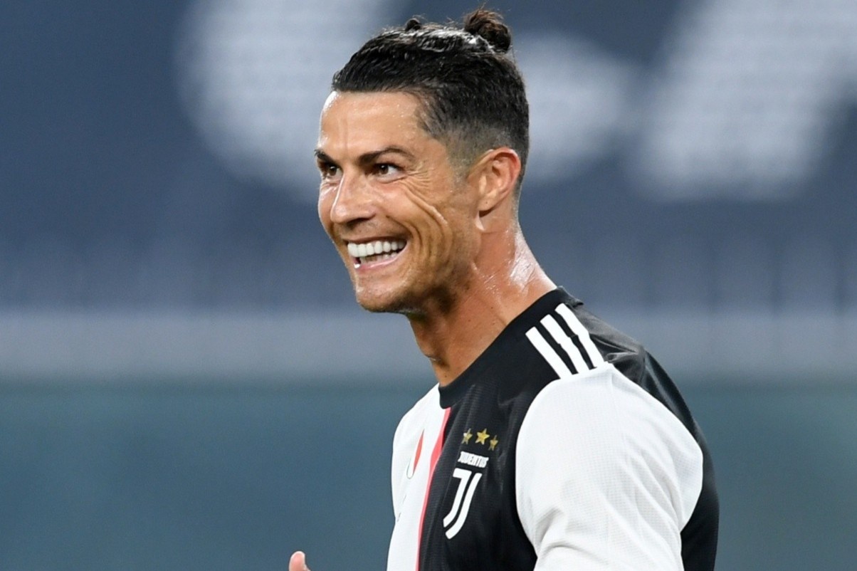 Ronaldo sut bong ghi ban voi van toc 105 km/h o tuoi 35 hinh anh
