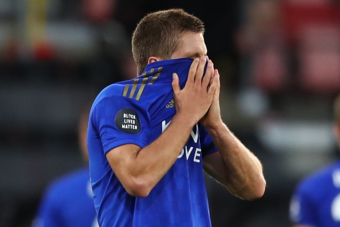 MU sang cua vao top 4 sau khi Leicester thua Bournemouth 1-4 hinh anh