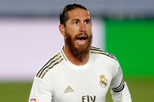 PSG len ke hoach chieu mo Ramos hinh anh