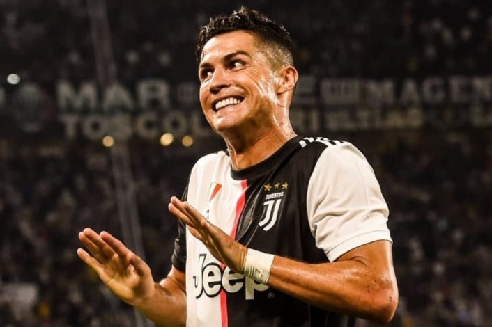 Ronaldo noi gi sau khi lap ky tich ghi ban hinh anh