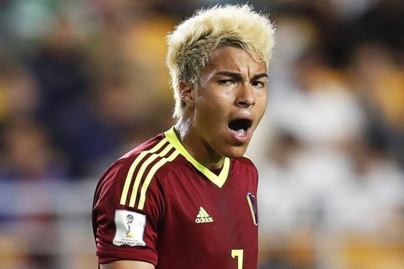 Tien dao Watford co nguy co bi cat hop dong vi to chuc tiec thac loan hinh anh