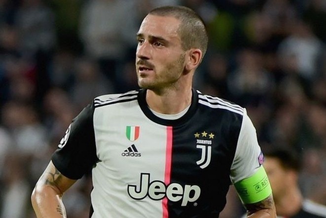 Doi truong Juventus noi gi sau khi bi loai khoi Champions League hinh anh