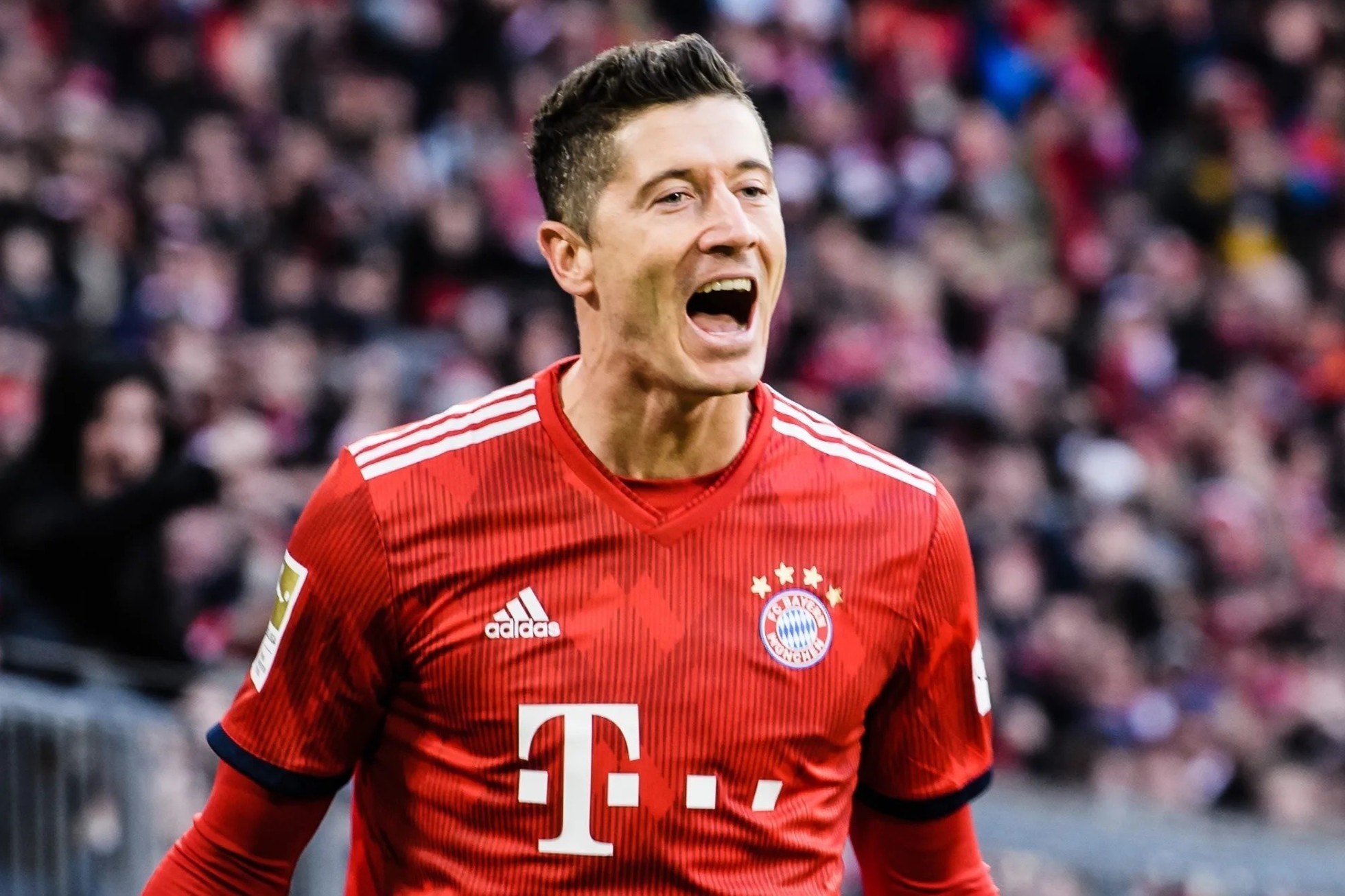 Lewandowski toa sang trong mua giai hay nhat su nghiep hinh anh