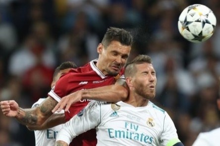 Lovren thua nhan danh Ramos vi Salah hinh anh