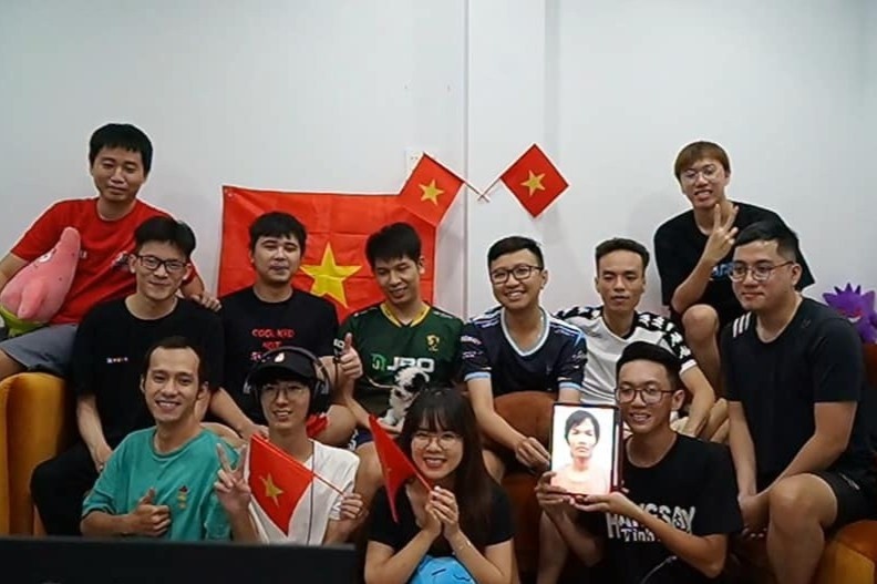 Dai dien Viet Nam vo dich giai Dota 2 chau A hinh anh