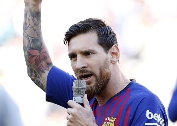 Messi se noi ve quyet dinh roi Barca hinh anh