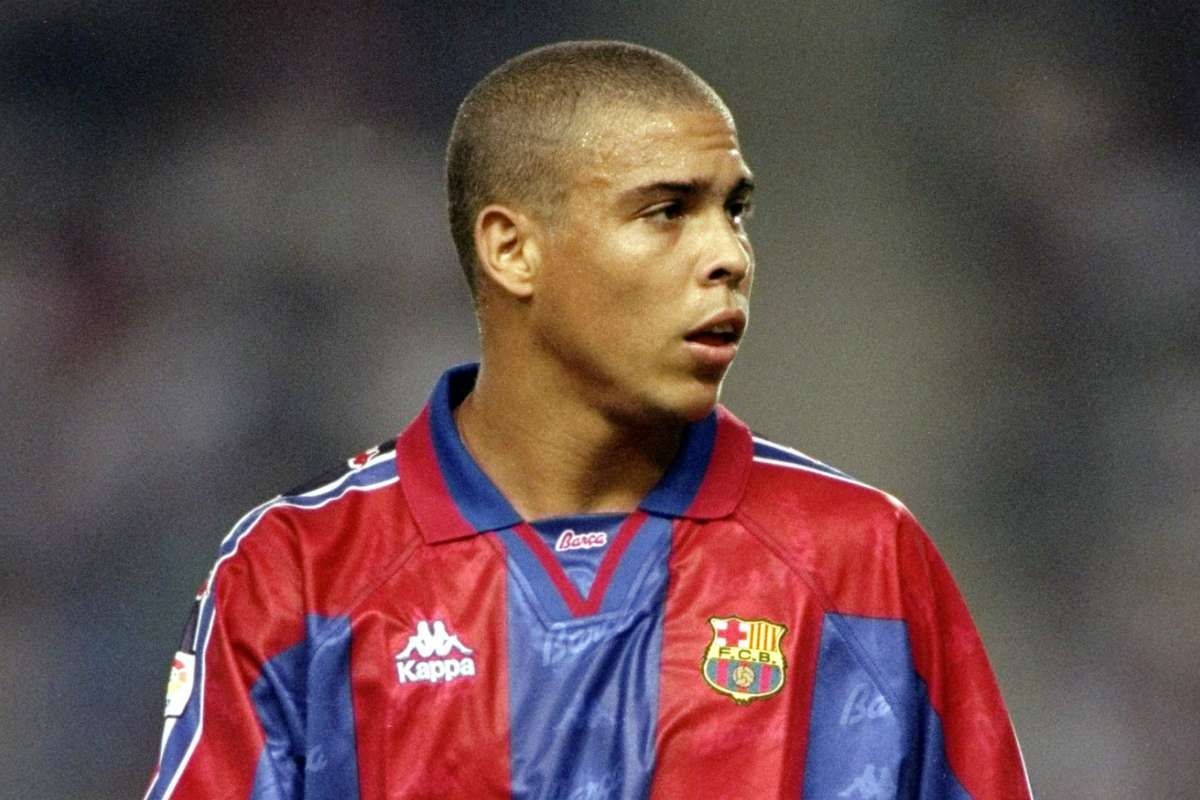 8 huyen thoai tung roi Barca vi mau thuan hinh anh