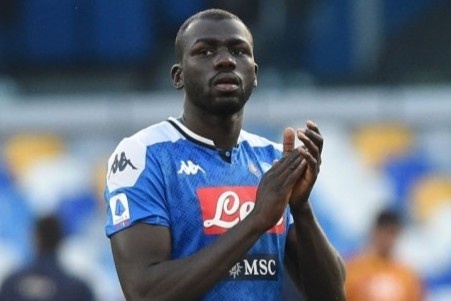 Man City sap chieu mo Koulibaly hinh anh