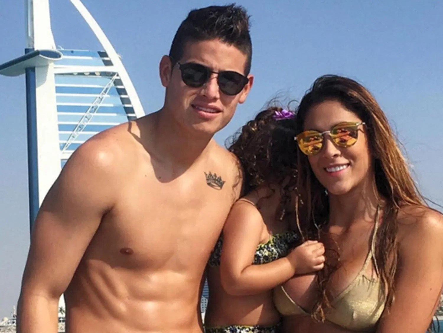 James Rodriguez ly hon vo khi roi Tay Ban Nha nam 2017 hinh anh