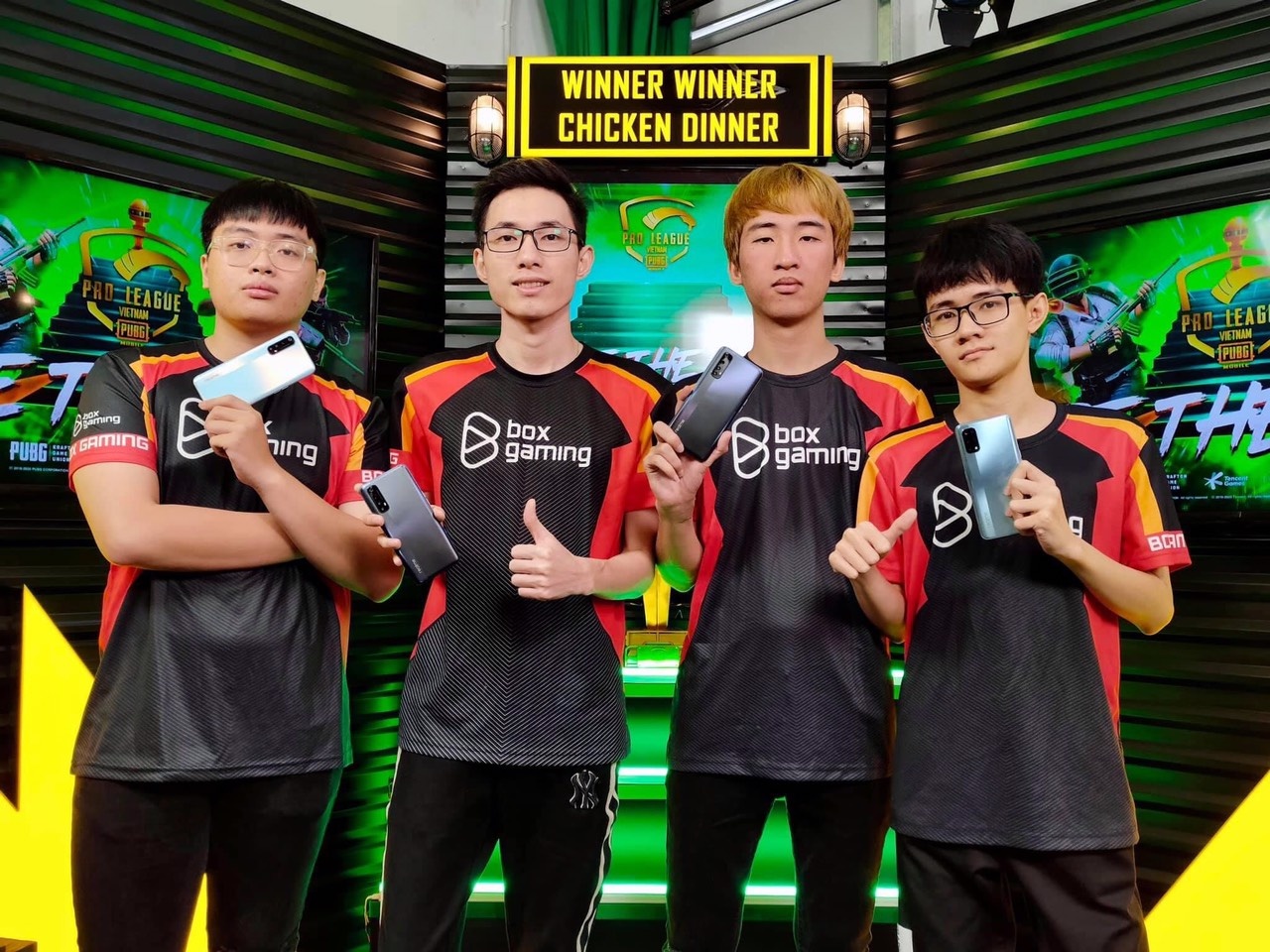 Box bam duoi V Gaming o vong finals PMPL VN S2 hinh anh