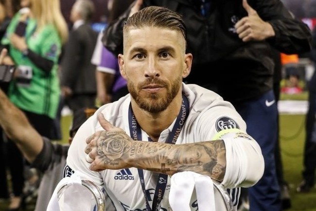 Ramos vao danh sach trung ve hay nhat moi thoi dai hinh anh