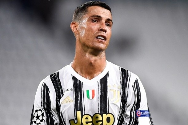 Ronaldo van duong tinh voi virus corona hinh anh