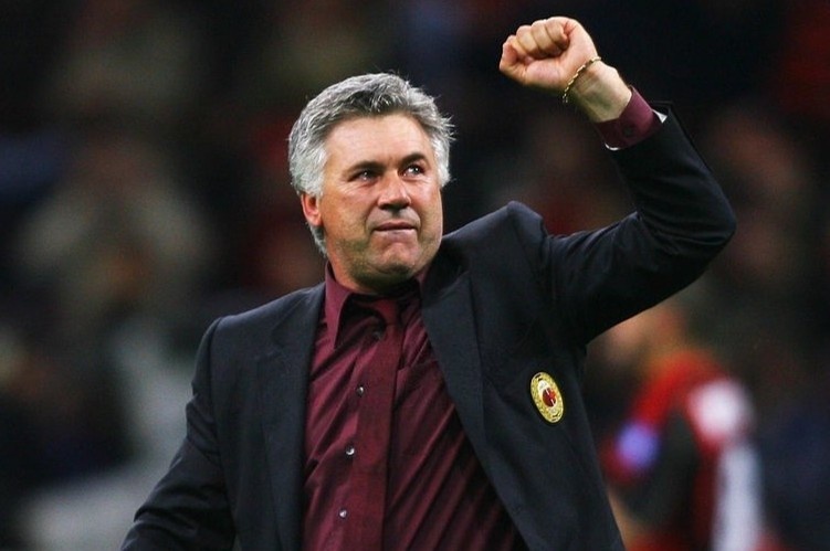 Nhung lan HLV Ancelotti danh bai Man United hinh anh