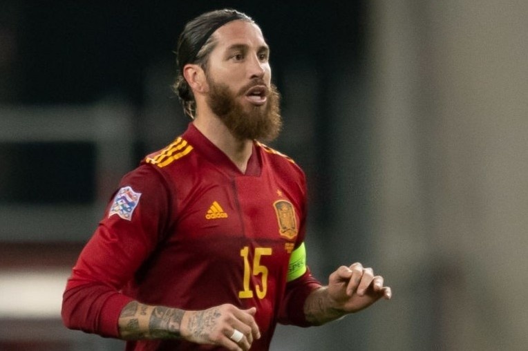 Tay Ban Nha lap hang loat ky luc khi thang Duc 6-0 hinh anh