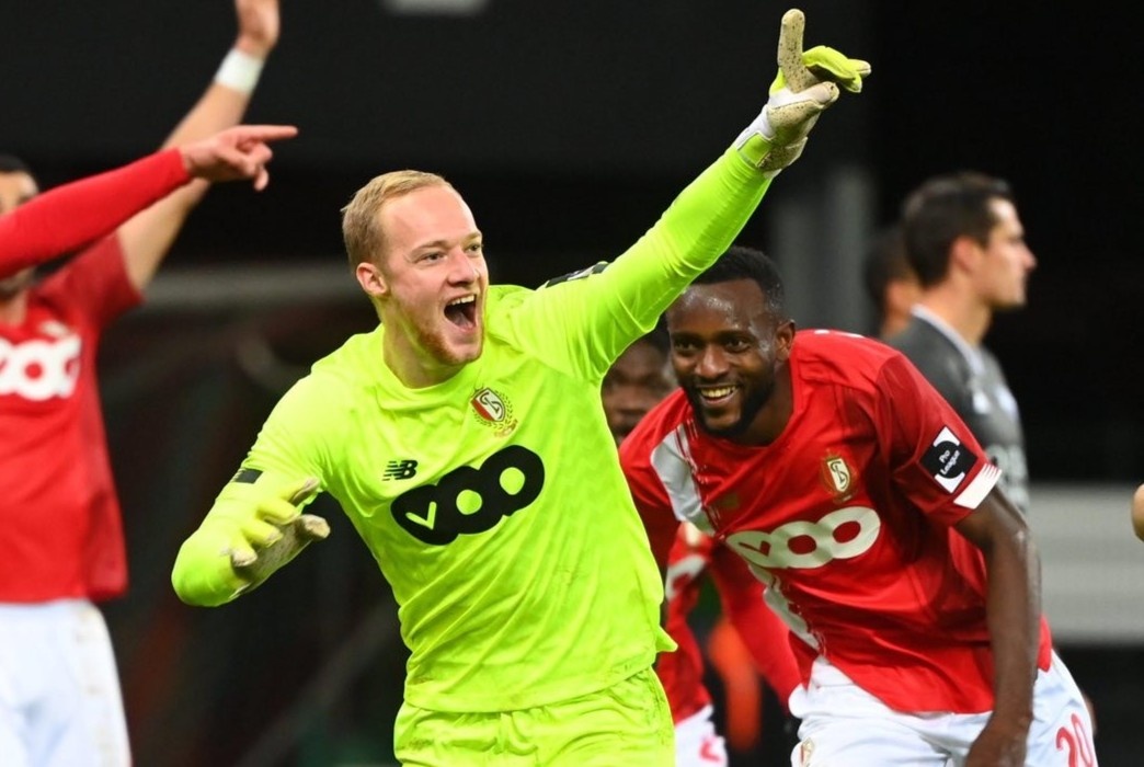 Thu mon ghi ban go hoa vao phut 90+7 tai Bi hinh anh