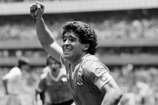 Diego Maradona - trai tim Argentina va tam hon Napoli hinh anh