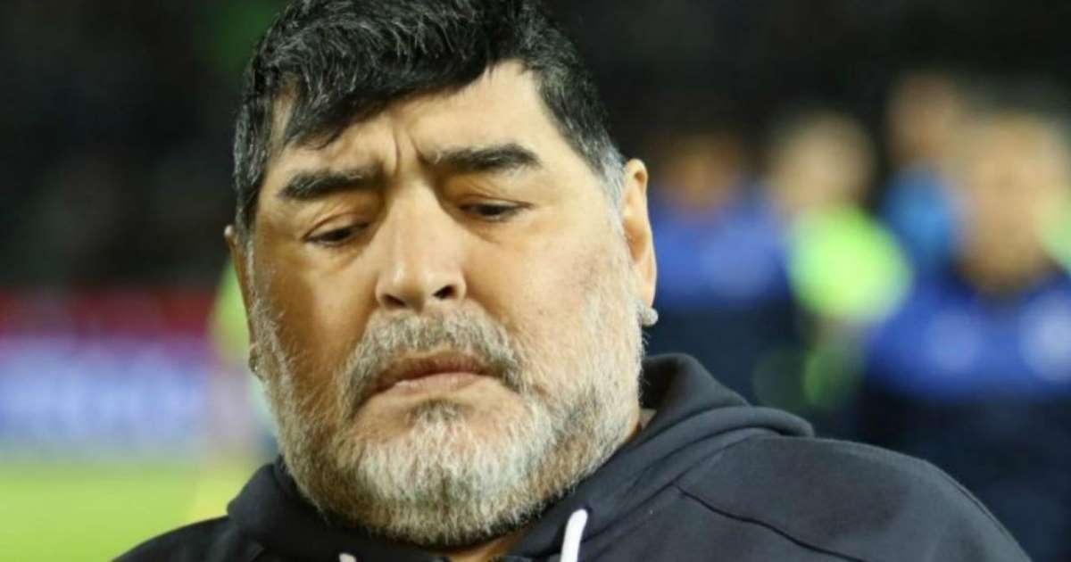 Qua tim cua Maradona nang hon binh thuong hinh anh