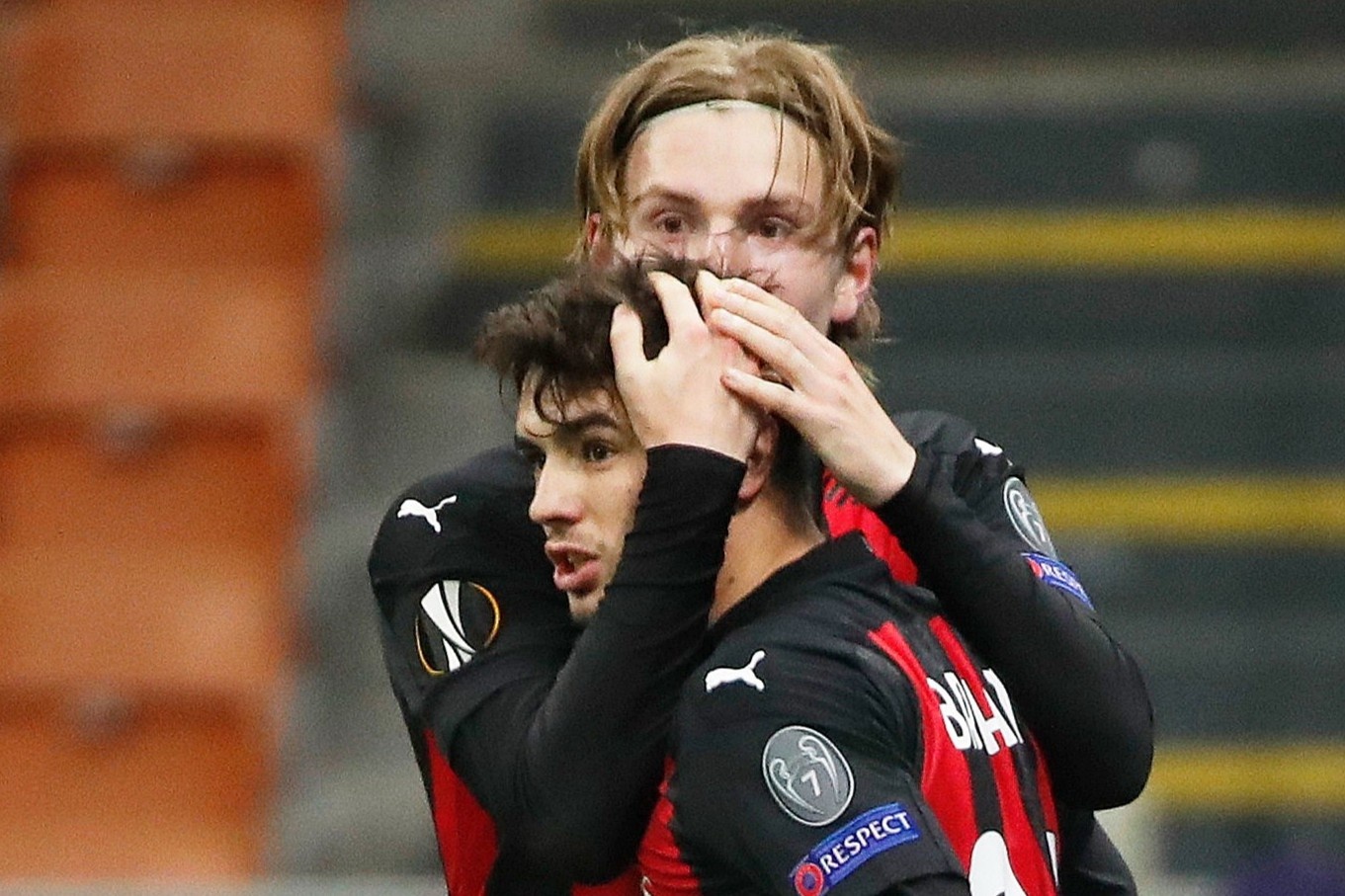 AC Milan thang nguoc 4-2 du khong co Ibrahimovic hinh anh