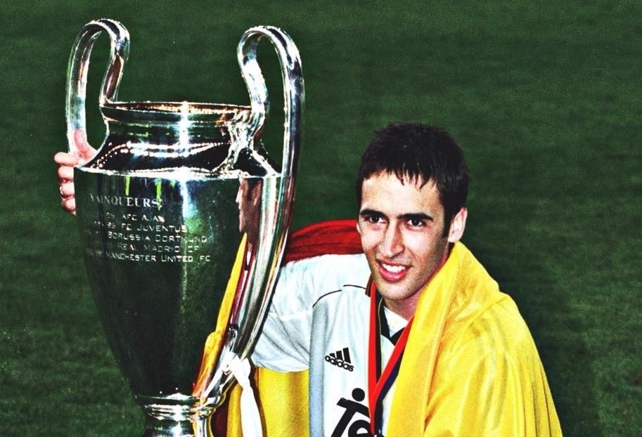 Doi hinh bi gat khoi danh sach hay nhat lich su Champions League hinh anh