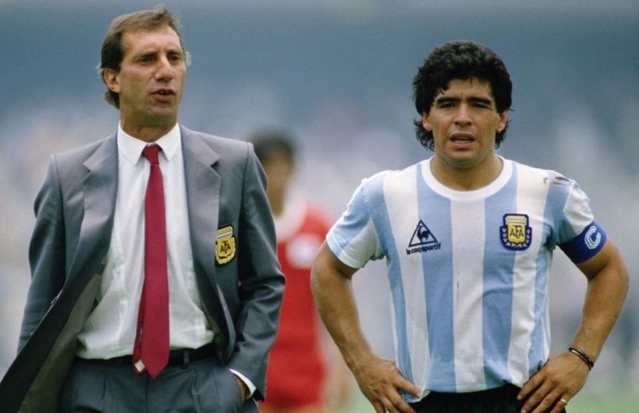 Thay cu chua biet tin Maradona qua doi hinh anh