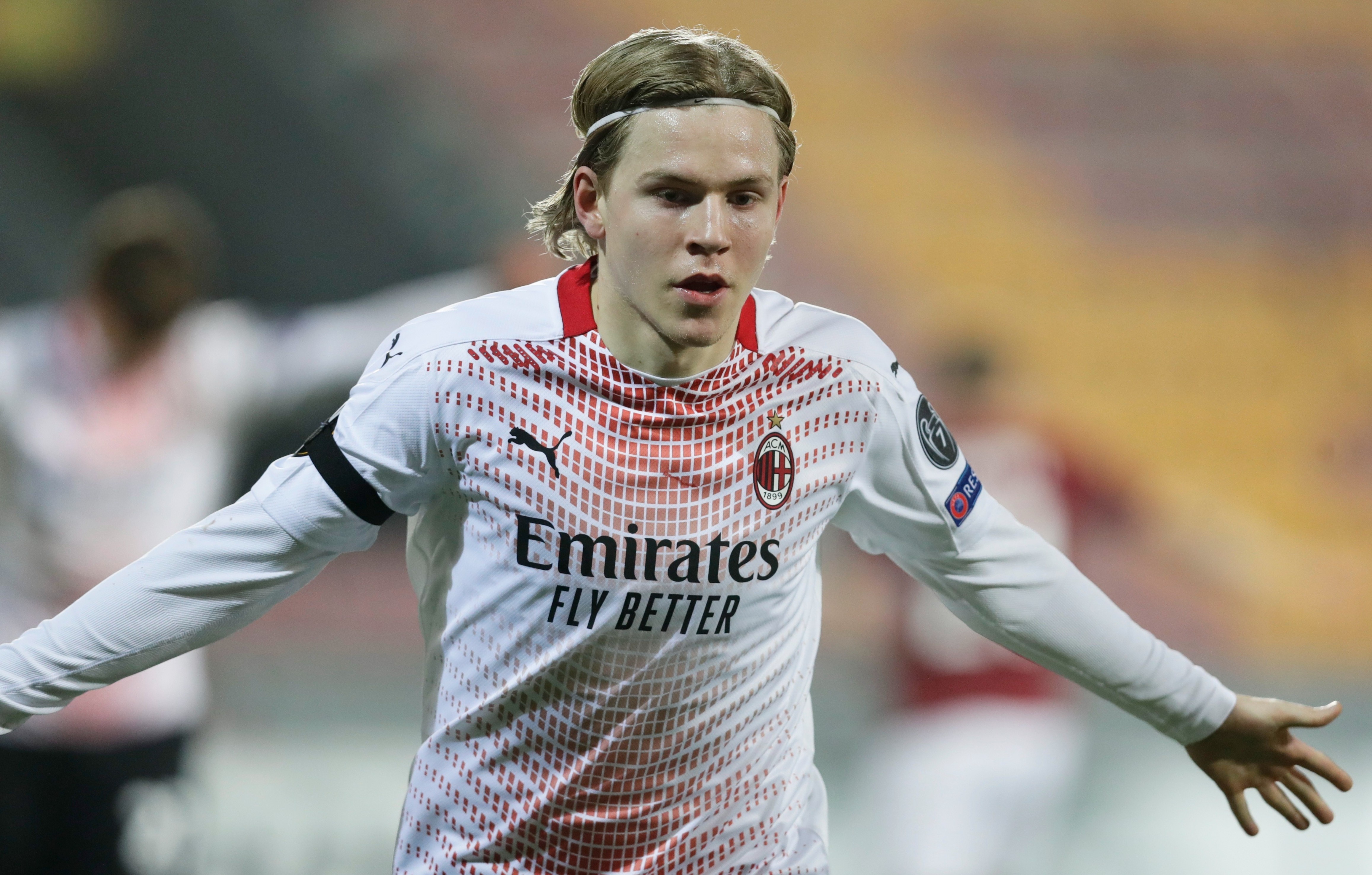 AC Milan tranh duoc MU tai Europa League hinh anh