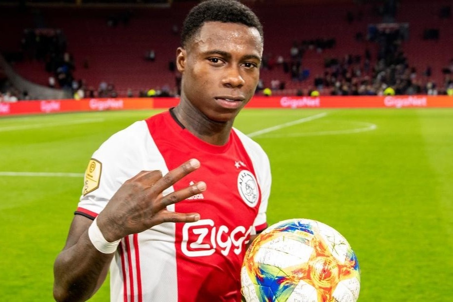 Sao Ajax bi bat vi dung dao dam nguoi than hinh anh