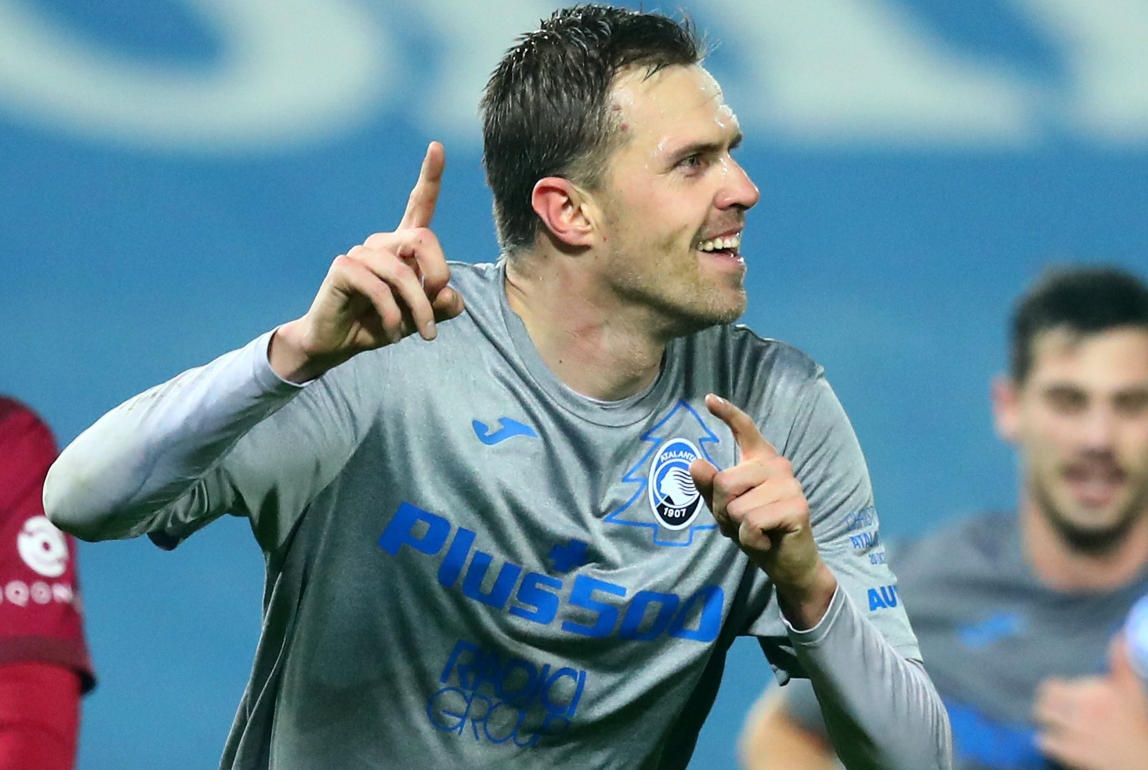 Sao Atalanta tro lai manh me sau tin don bi vo phan boi hinh anh