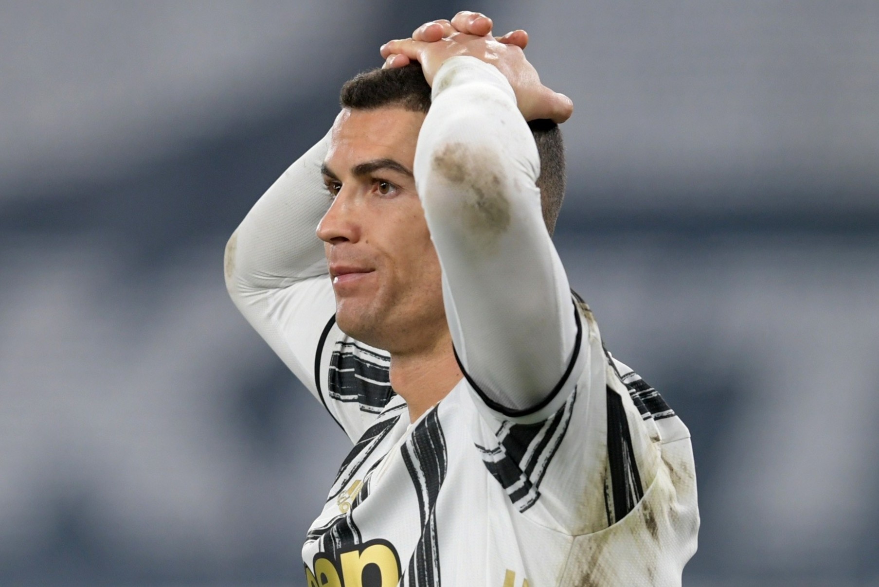 Juventus dang bi Milan va Inter lat do hinh anh