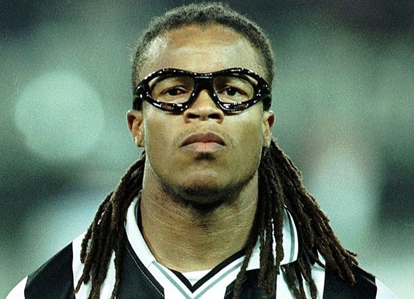 Nhung ngoi sao bong da mac benh hiem gap hinh anh