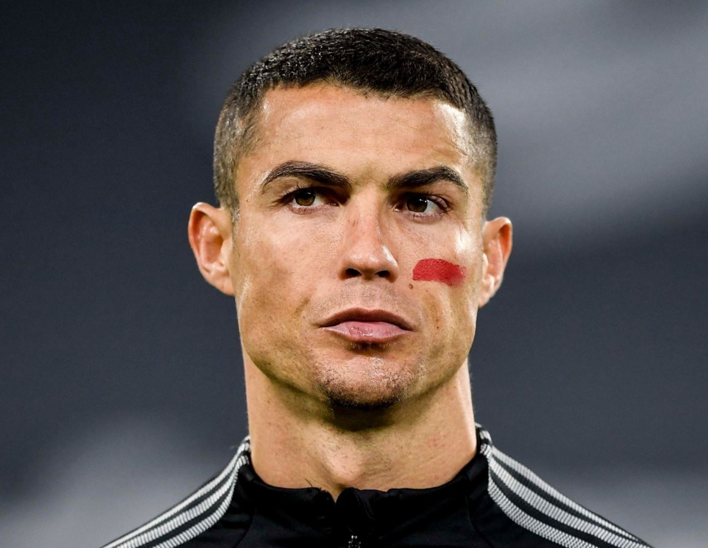 Ronaldo gop mat trong doi hinh hay nhat Serie A nam 2020 hinh anh