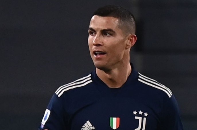 Ronaldo keo Juventus tro lai cuoc dua vo dich hinh anh
