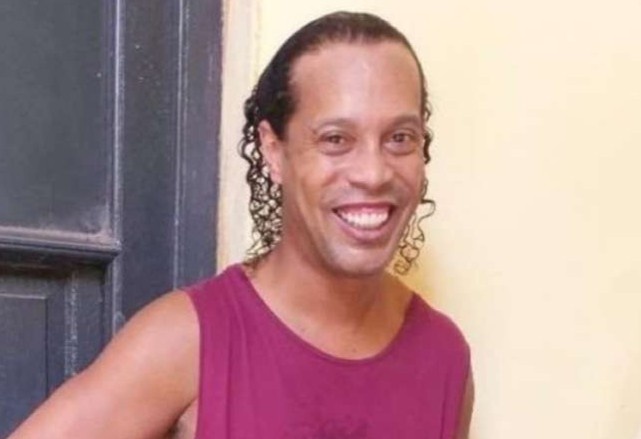 Ronaldinho va nhung ngoi sao bong da tung ngoi tu hinh anh